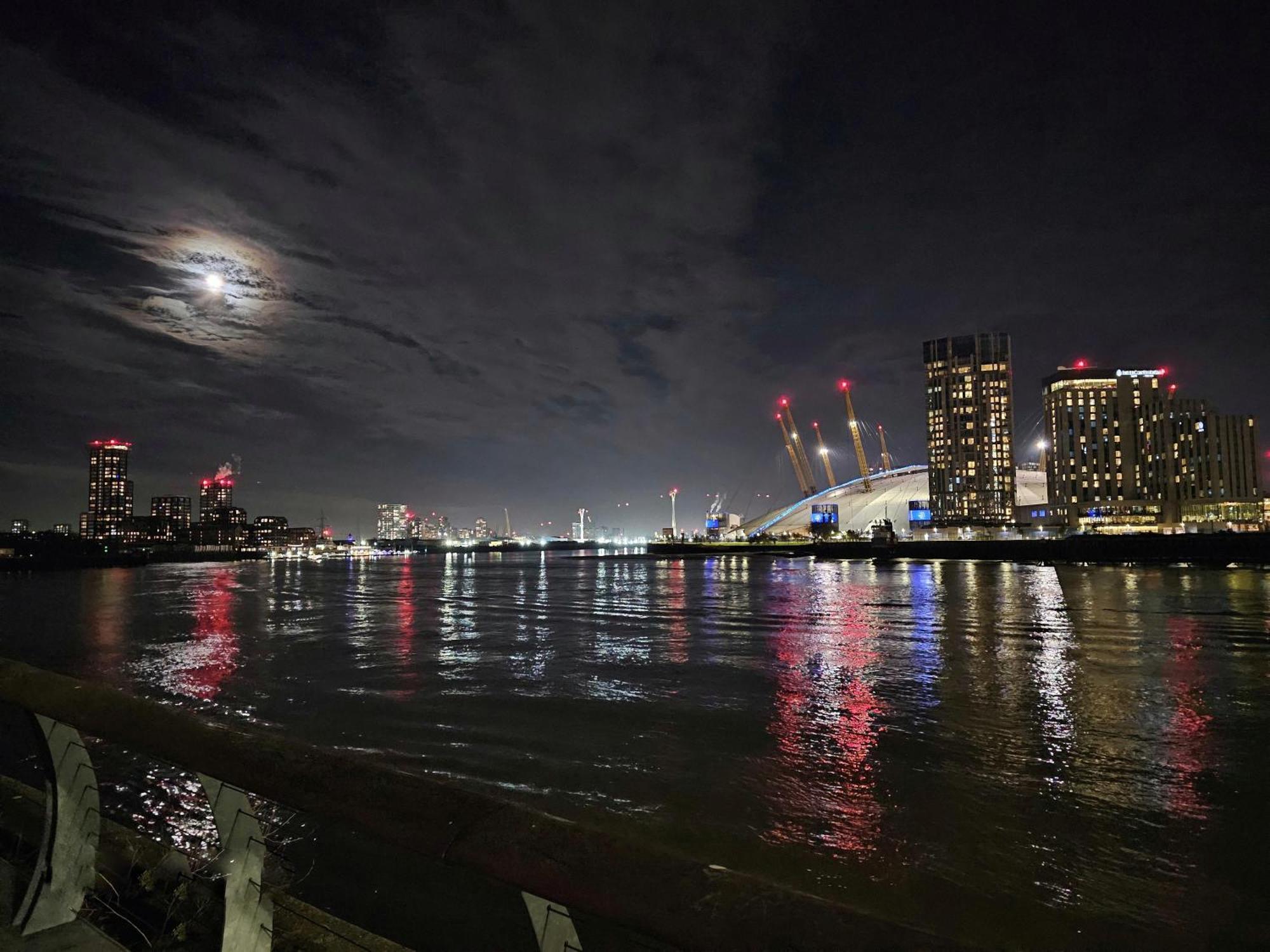 Luxury Apartment In Canary Wharf London Exterior photo